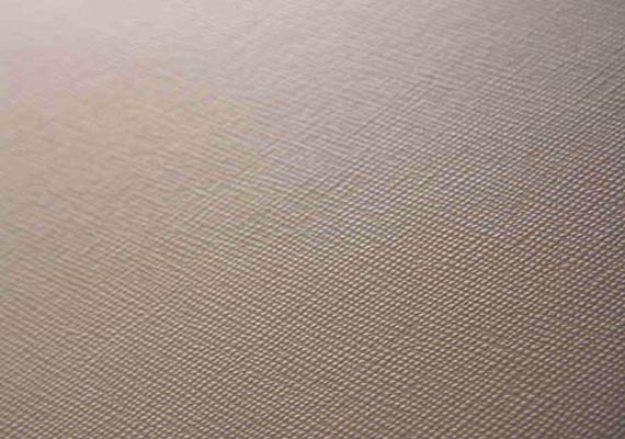 A new development in the constant research in natural inspirations: a surface made more intriguing by its detailed grains and knurls, especially elegant and refined in its monochrome versions. A patented Cleaf technology provides a depth of dimensions which, interacting with light, “move” the surface both in its aesthetic and tactile feel.